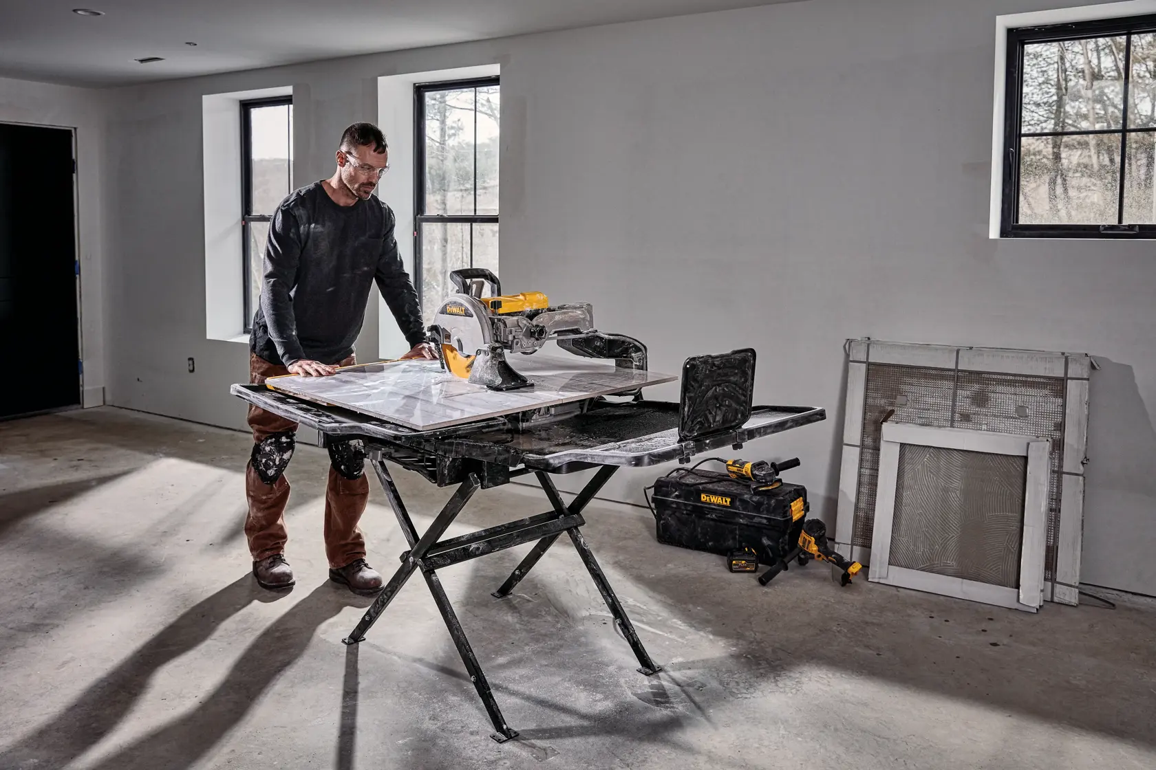 High Capacity Wet Tile Saw being used to cut a tile