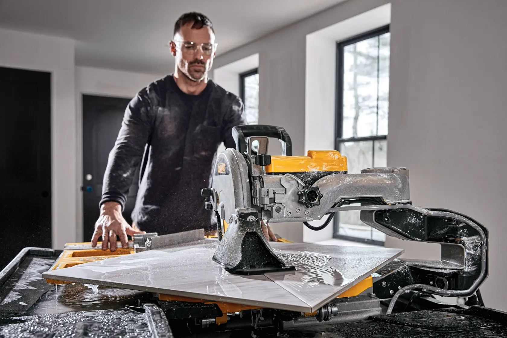 DEWALT® Large Capacity Slide Table Wet Tile Saw (250 mm)
