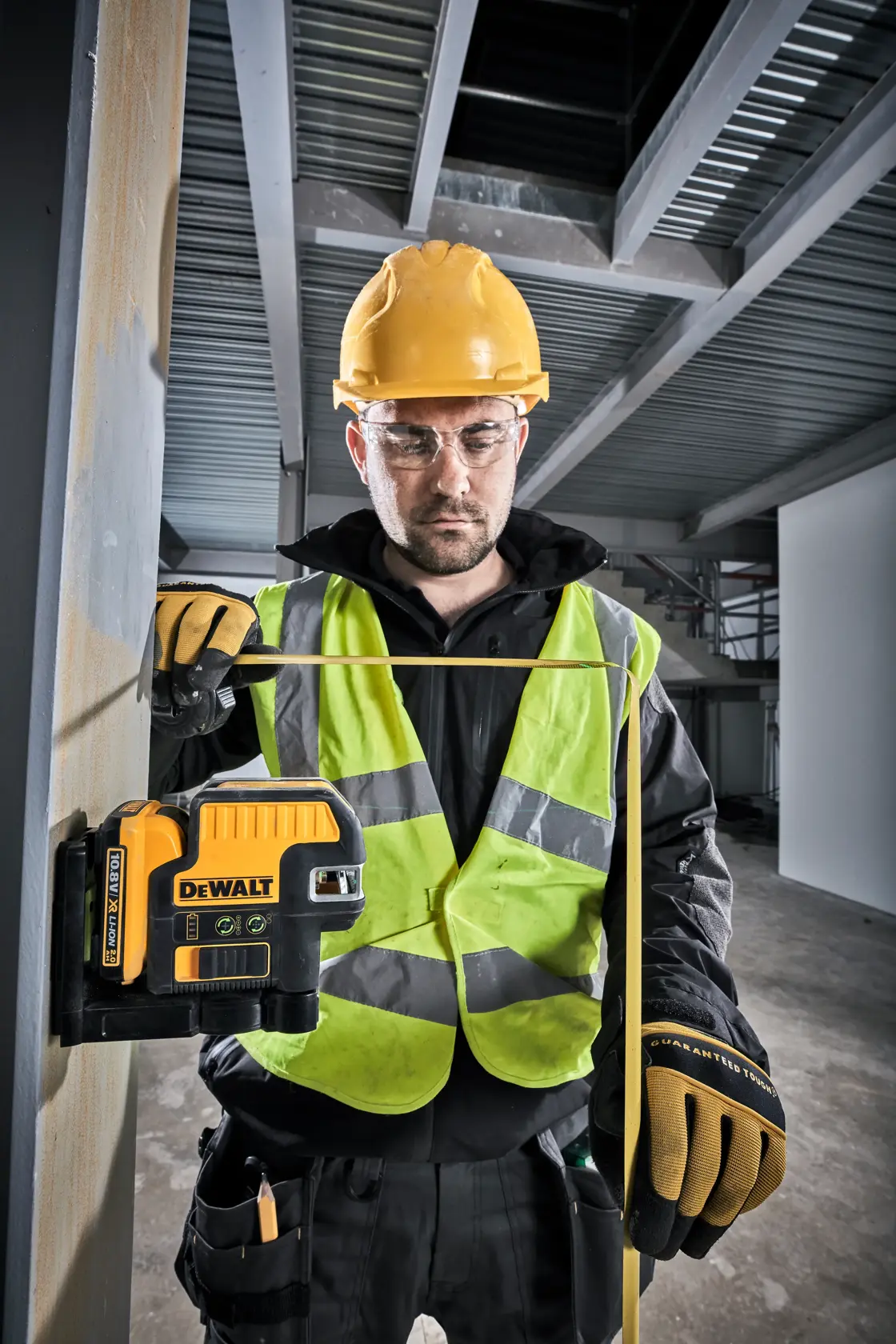 DEWALT® 12V XR® 2 Spot Cross Line Green Laser (1 X 2 Ah)