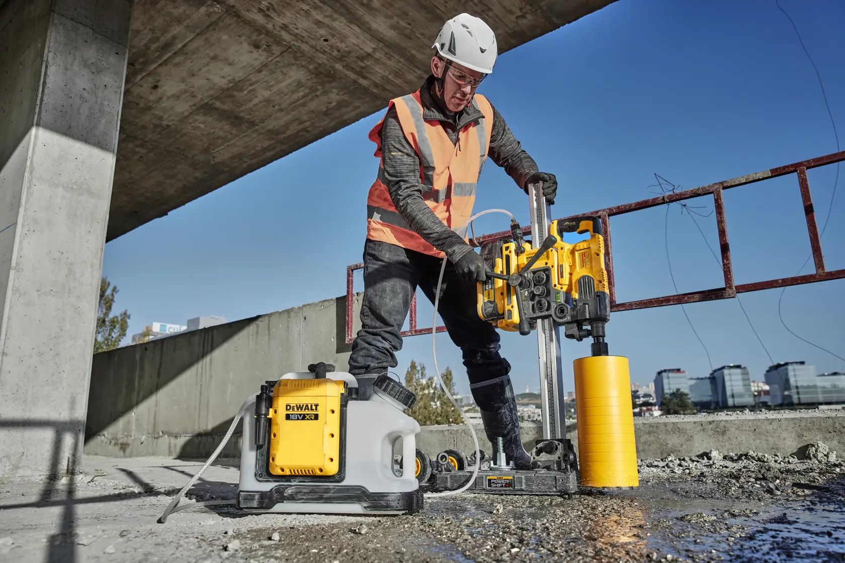DEWALT® 18V XR® Water Tank