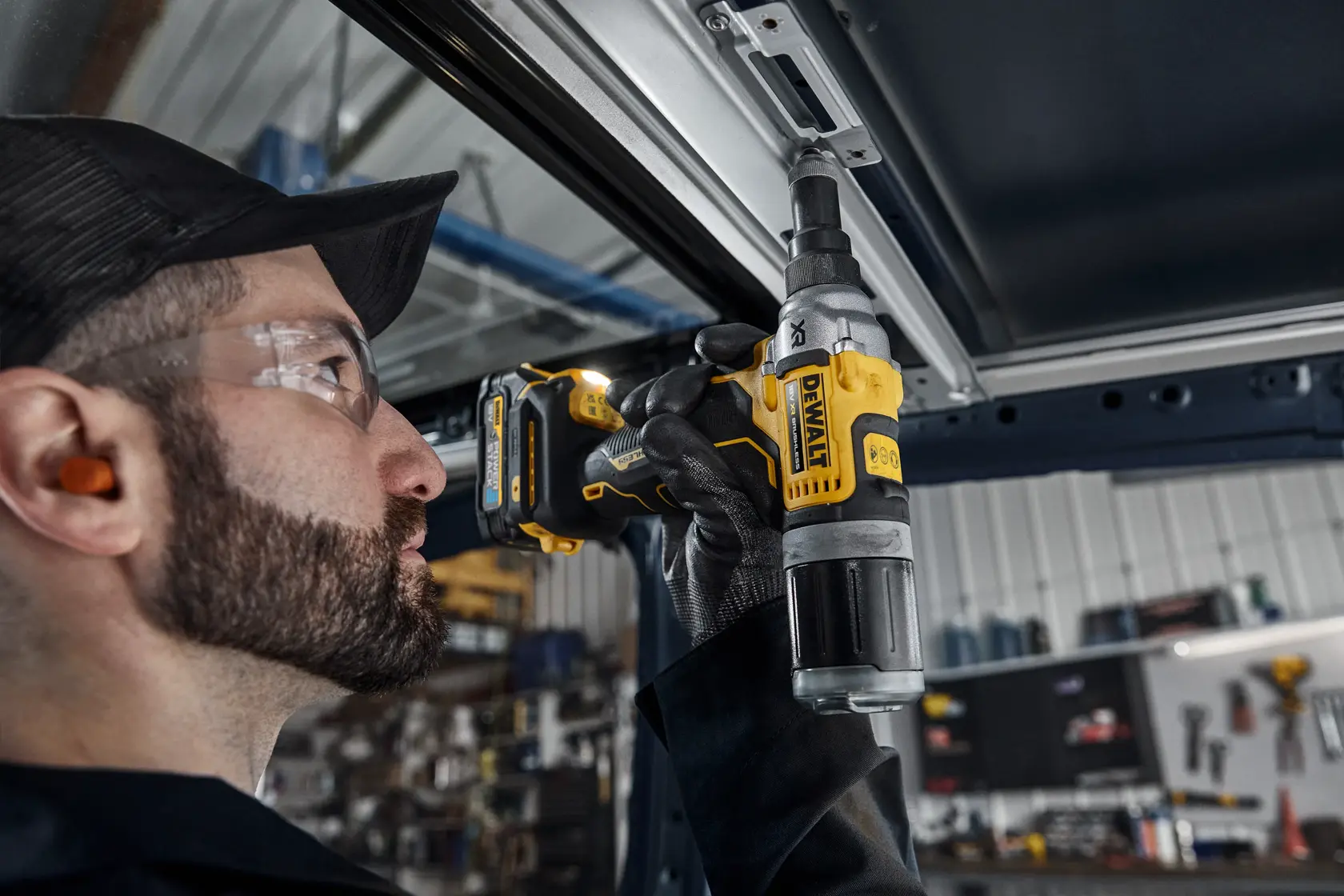 DEWALT® 18V XR® Brushless 6.4mm Rivet Gun (Tool Only)