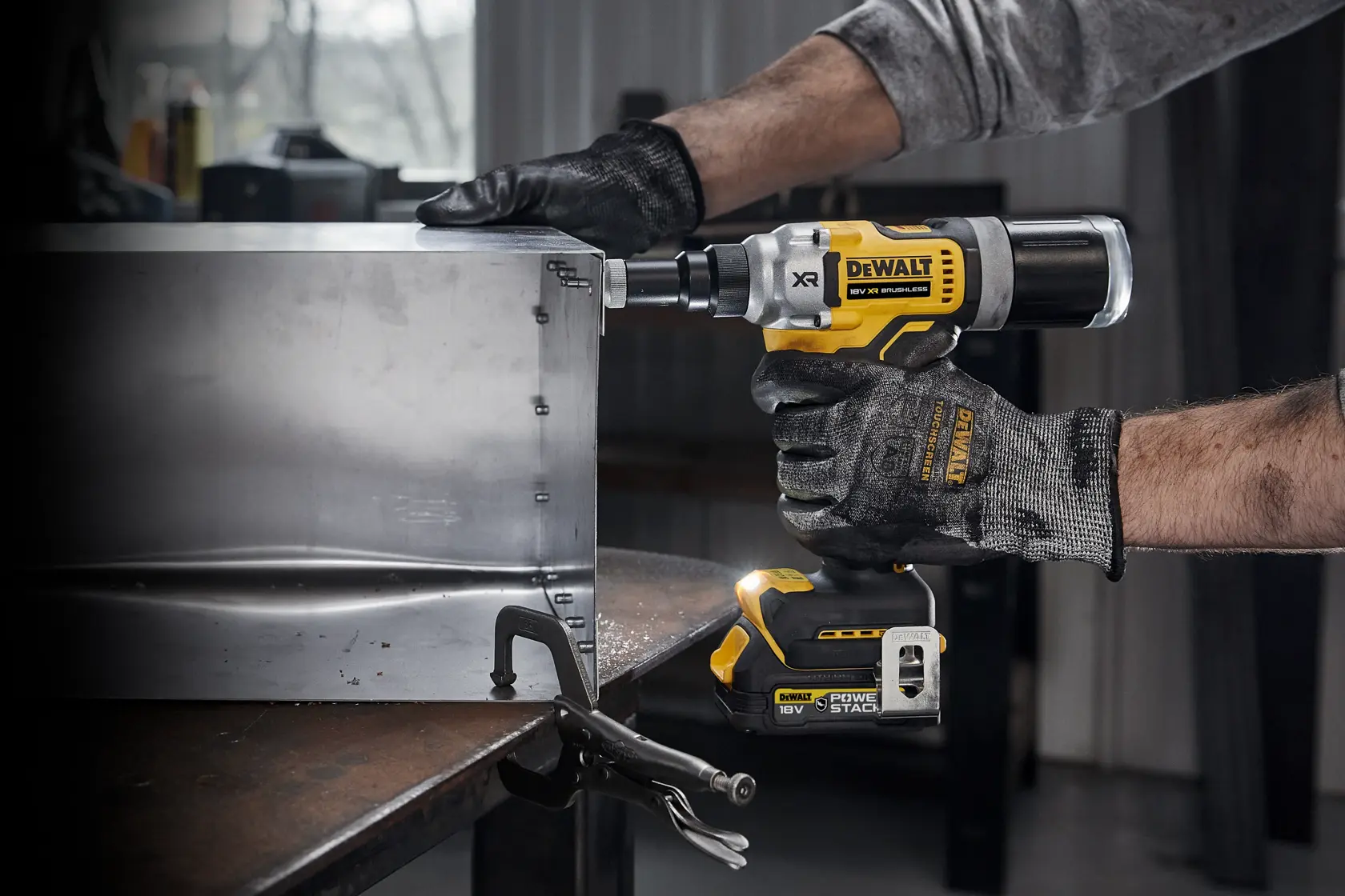 DEWALT® 18V XR® Brushless 6.4mm Rivet Gun (Tool Only)