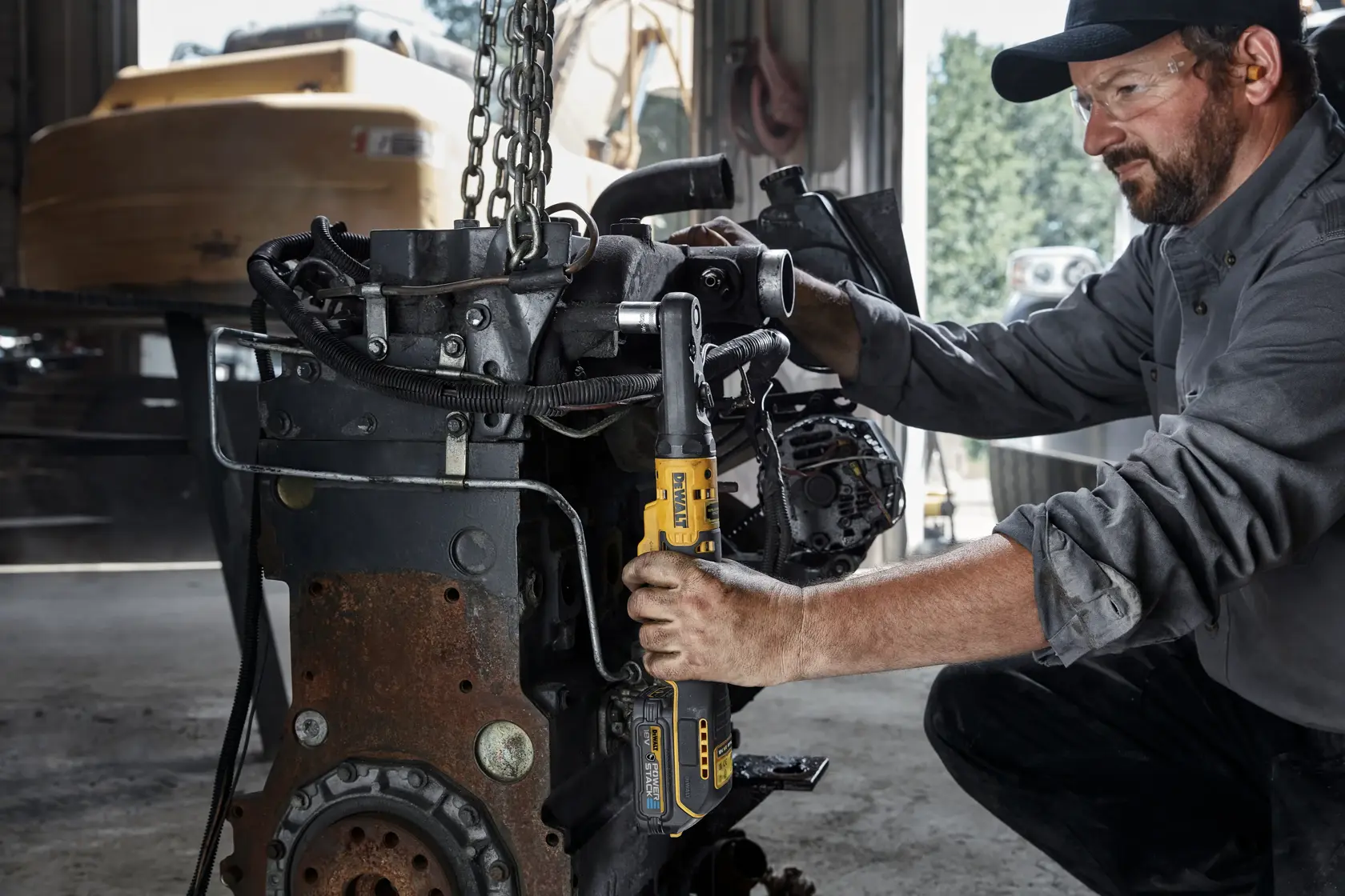 DEWALT® 18V XR® Brushless 3/8" and 1/2" Sealed Head Ratchet (Tool Only)