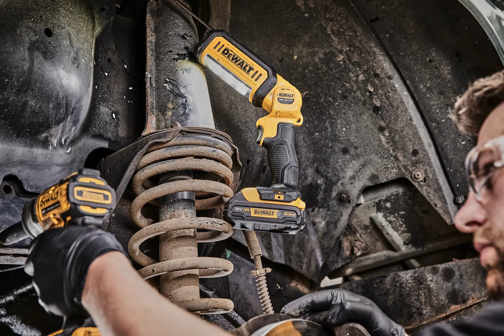 DEWALT® 18V XR® Cordless Handheld LED Worklight