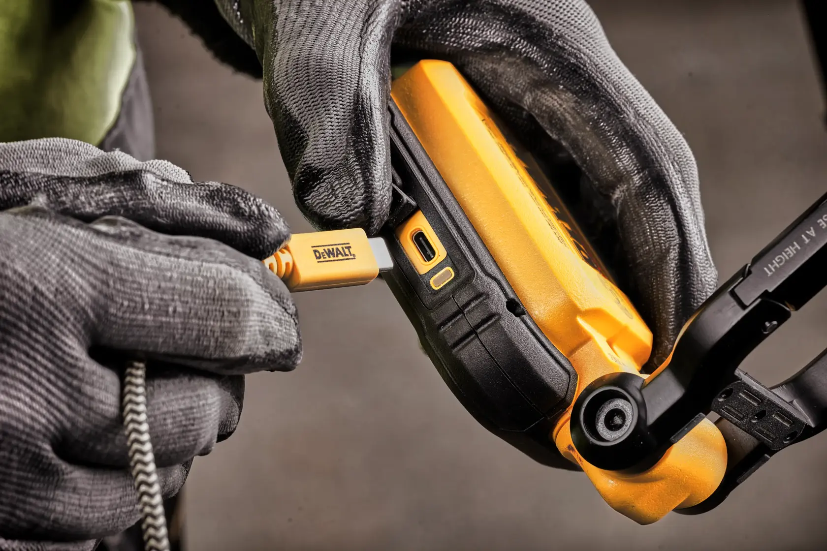 DEWALT® Rechargeable USB-C LED Task Light