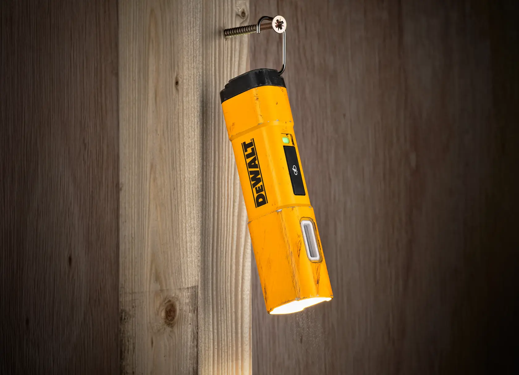 DEWALT® Rechargeable USB-C LED Flashlight