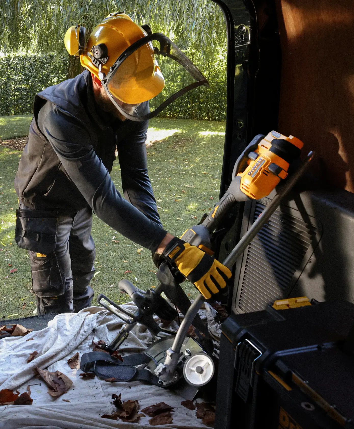 DEWALT® Split Boom Edger Attachment