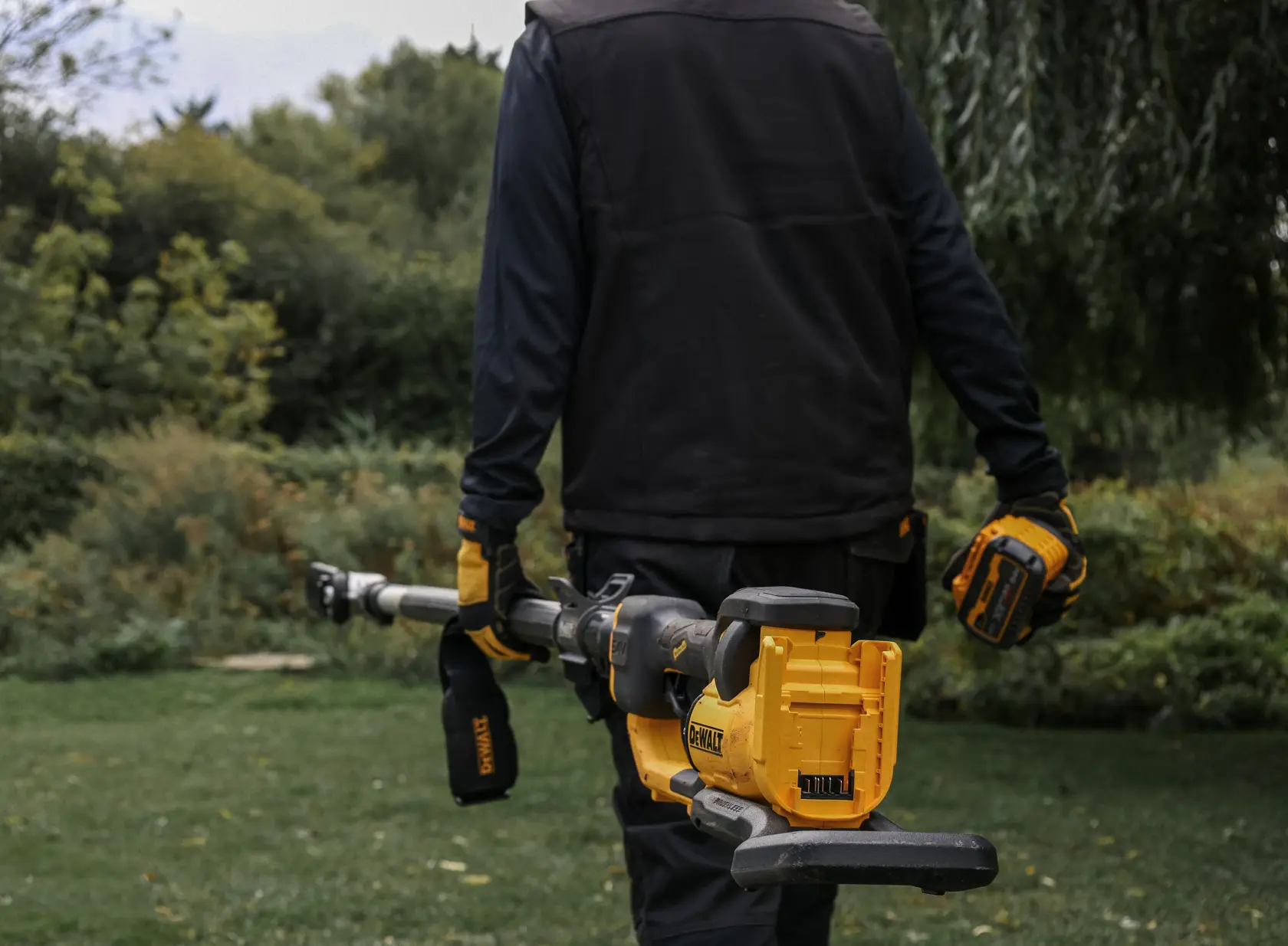 DEWALT® 54V XR® FlexVOLT® Split Boom with String Trimmer Attachment - 1 X 9Ah