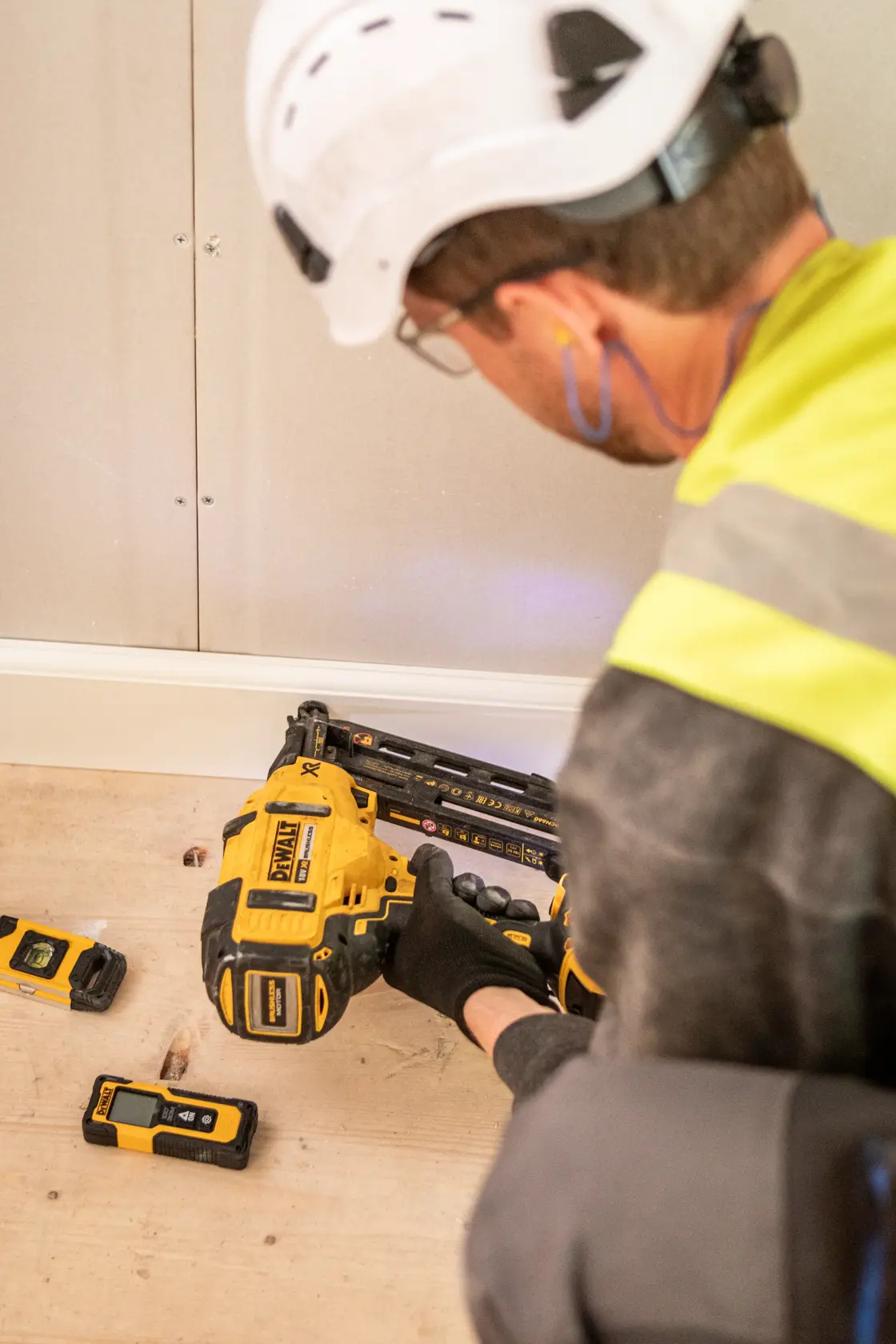 DEWALT® 18V XR® Brushless Second Fix Nailer (16 Gauge) (Tool Only)