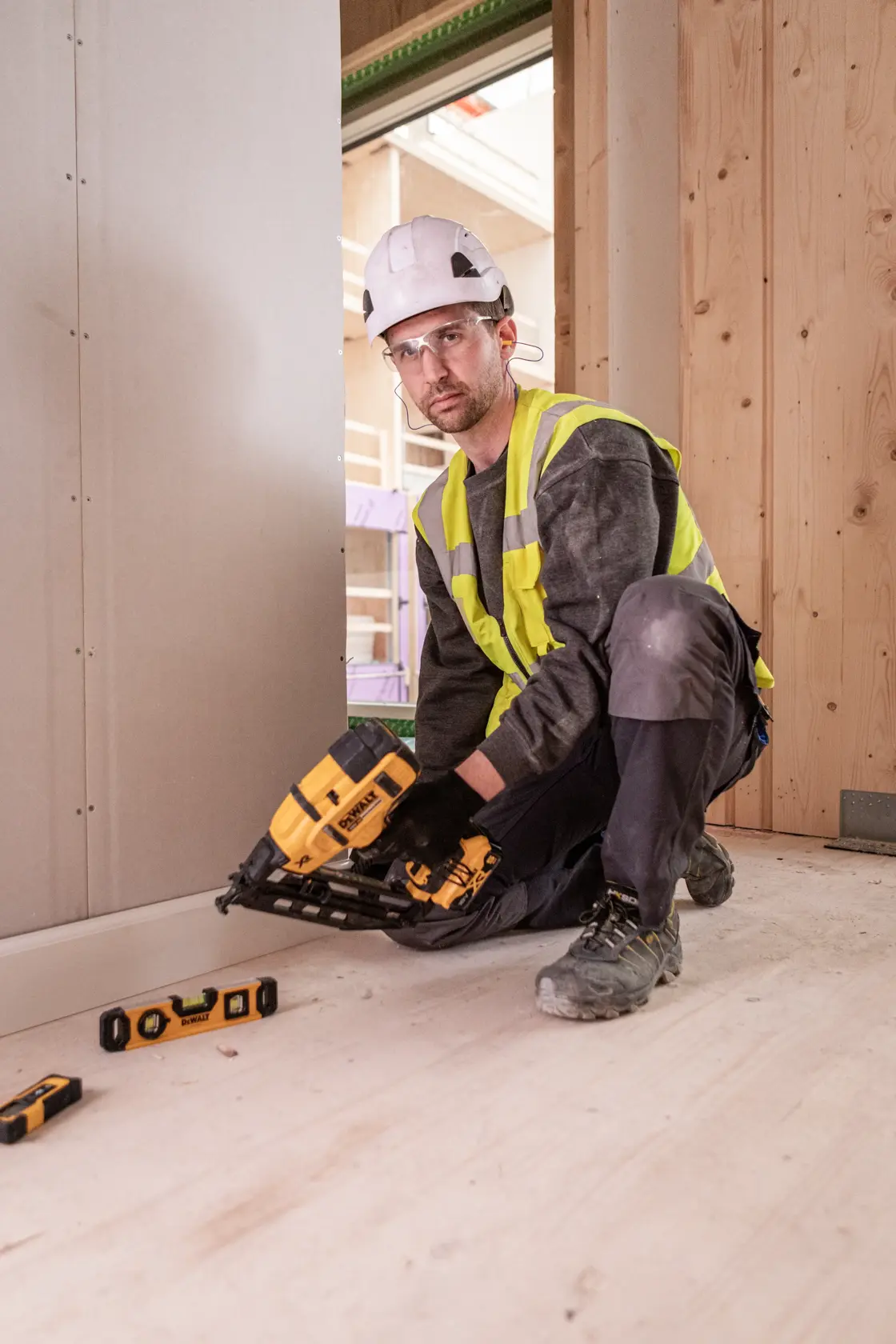 DEWALT® 18V XR® Brushless Second Fix Nailer (16 Gauge) (Tool Only)
