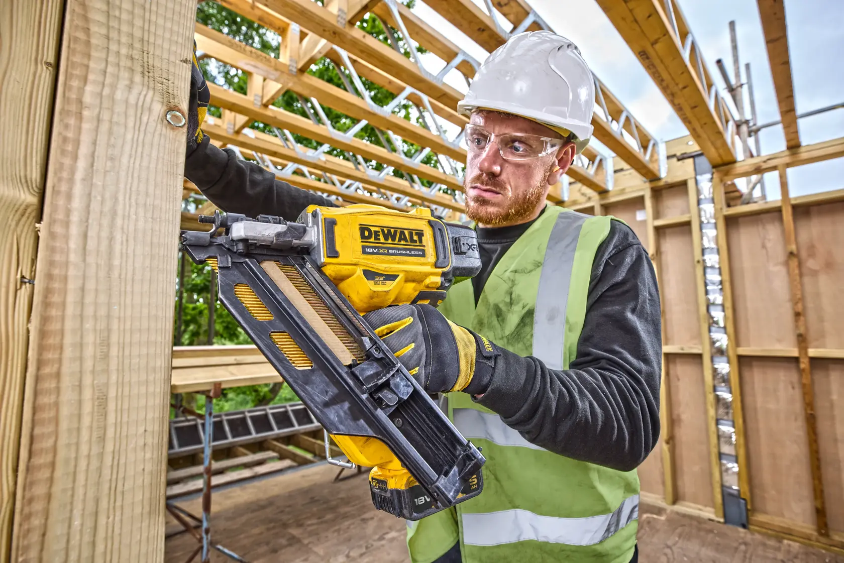 DEWALT® 18V XR® Brushless Next Gen Framing Nailer - 1 X 5Ah