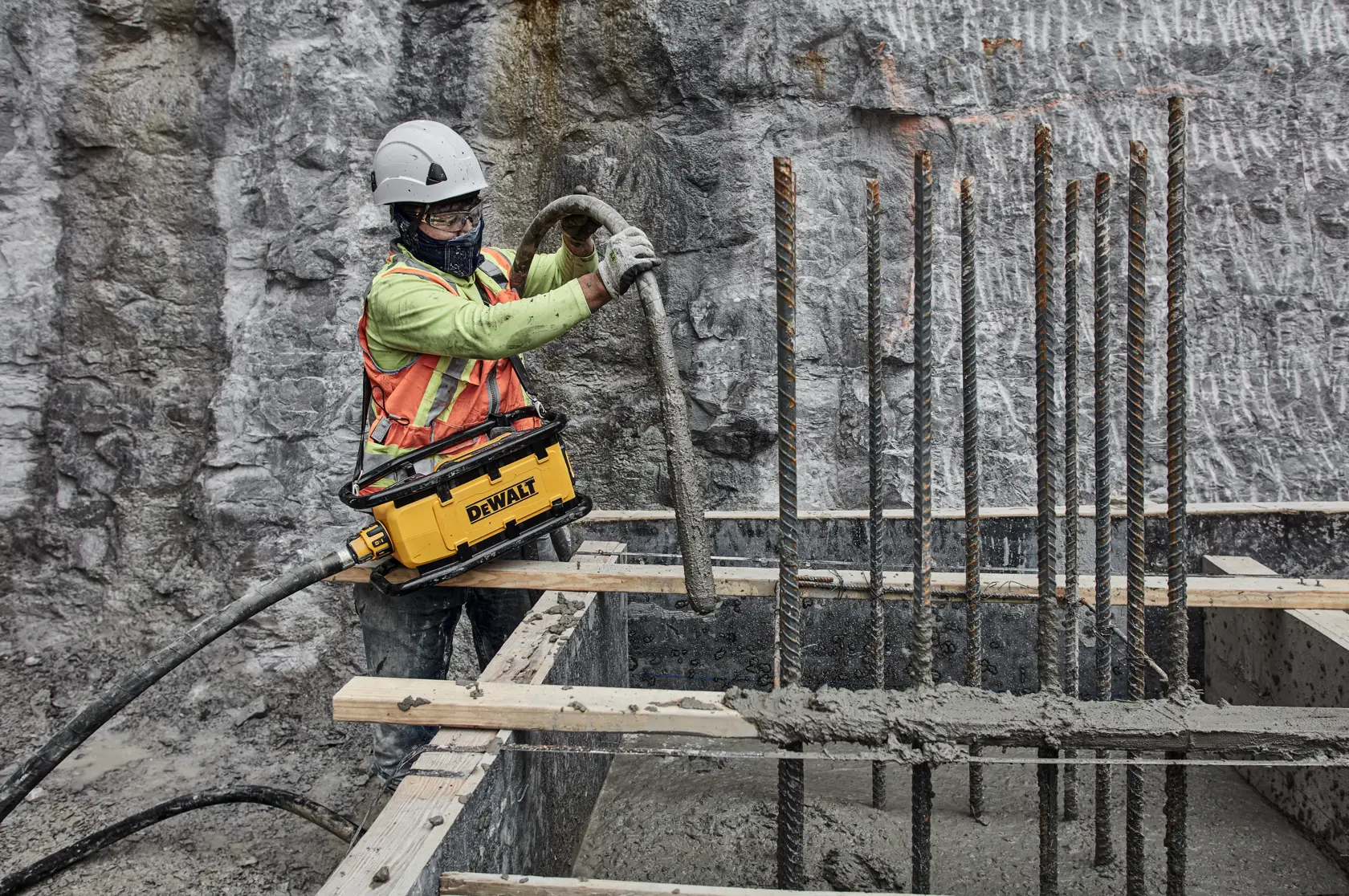 DEWALT® POWERSHIFT™ Powerpack Vibrator
