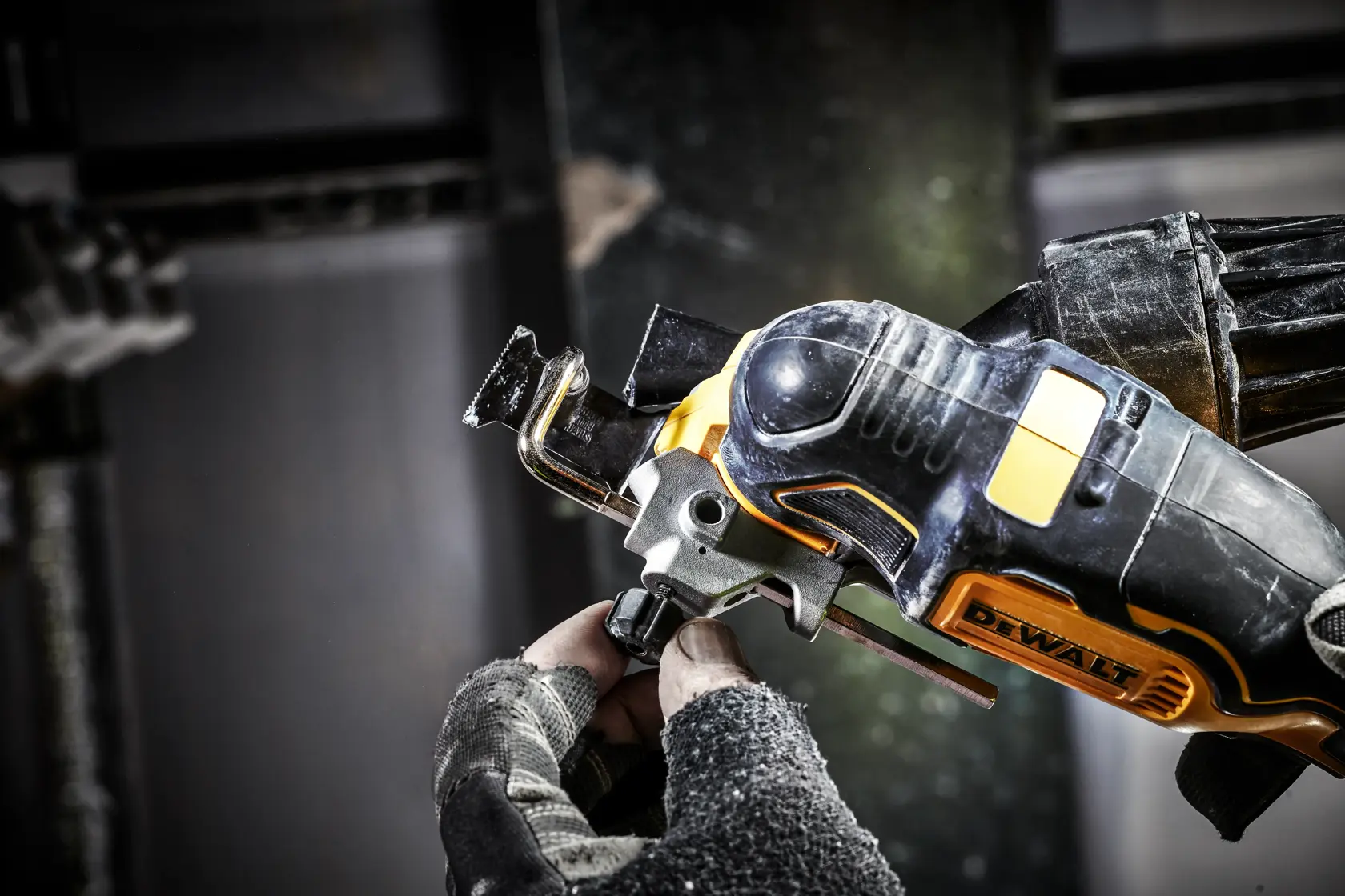 DEWALT® 18V XR® Brushless Oscillating Multi-Tool Sander (Tool Only)