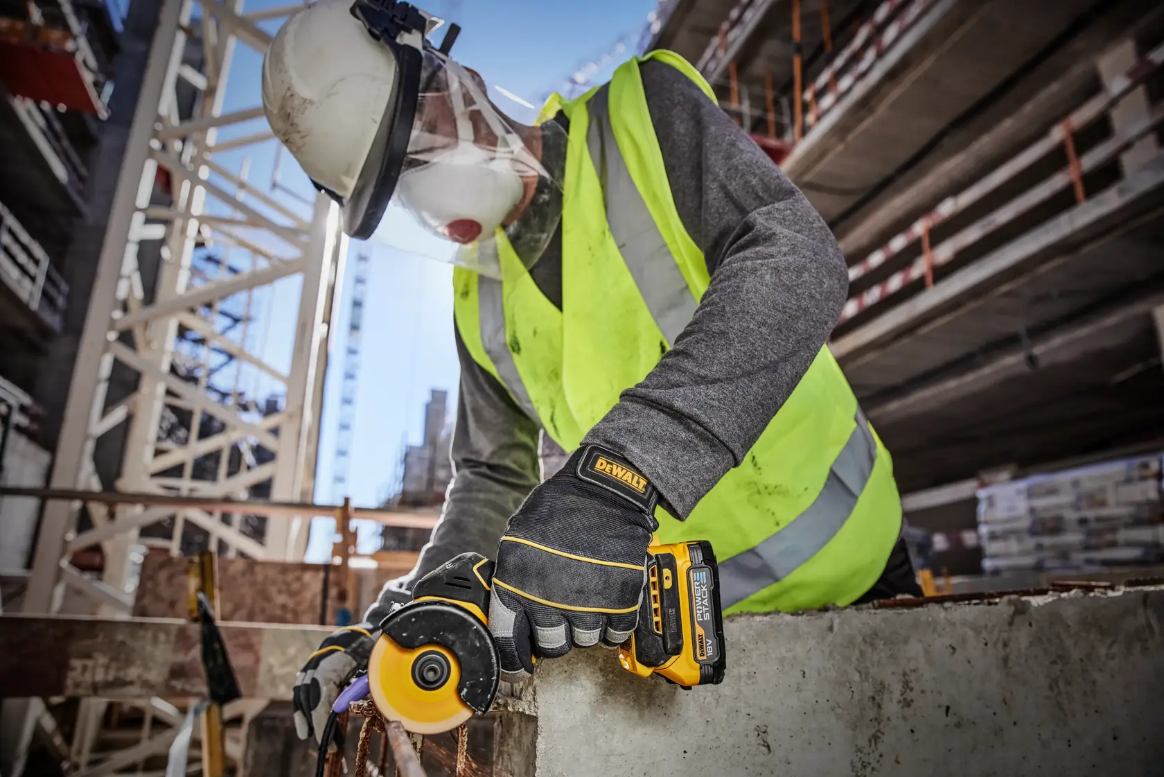 DEWALT® 18V XR® Brushless 76mm Cut-Off Tool (Tool Only)