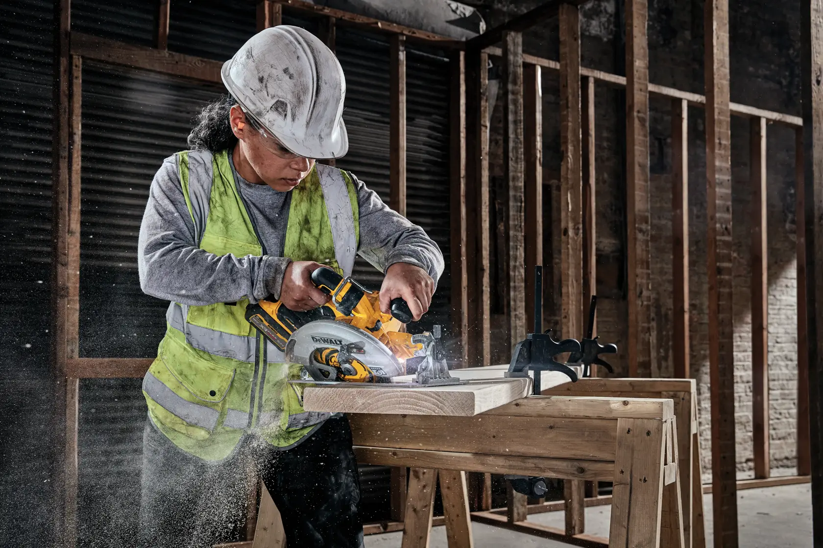 DEWALT® 18V XR® Brushless 184 mm Circular Saw (Tool Only)