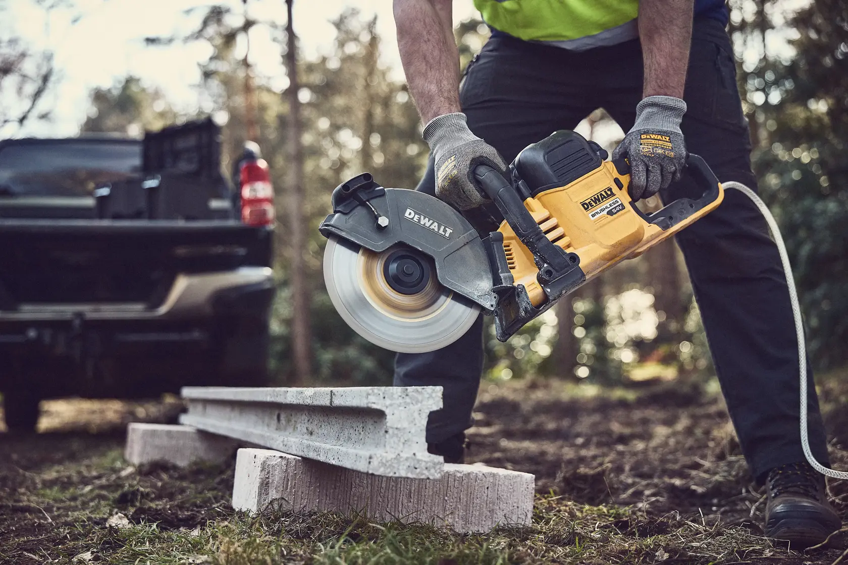 DEWALT® 54V XR® FlexVOLT® 230mm Cut Off Saw