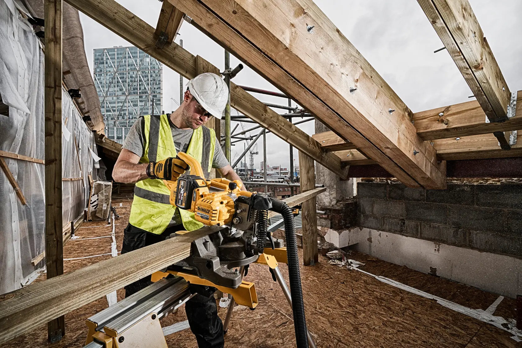 DEWALT® 54V XR® FlexVOLT® 216mm Mitre Saw (Tool Only)