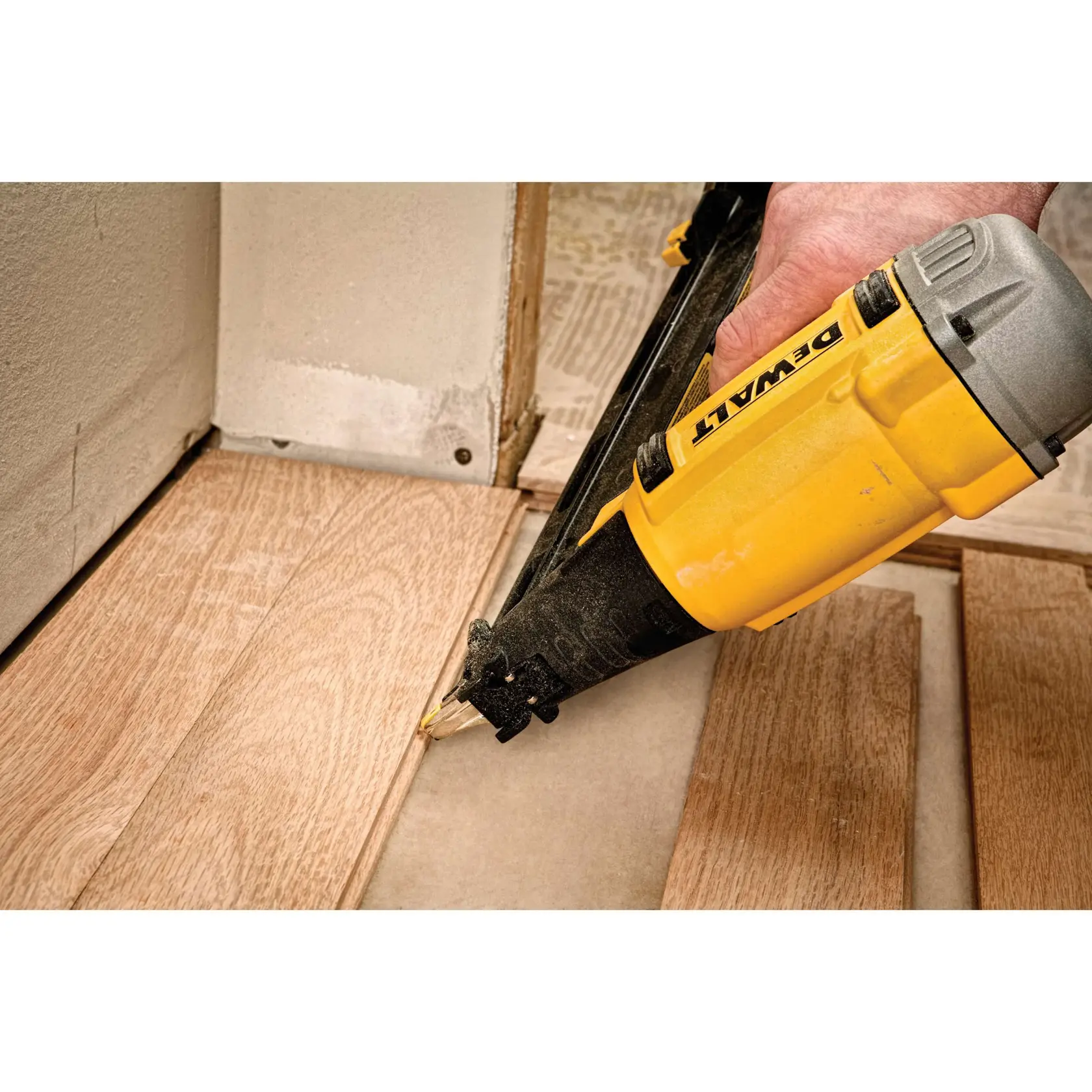 DEWALT® 15ga Pneumatic Finish Nailer Precision Point Tip