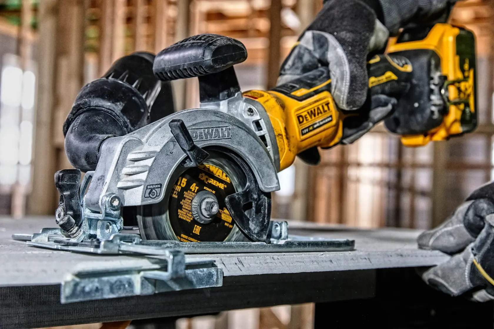 DEWALT® EXTREME 115mm x 9.5mm 4T PCD Multi Material Circular Saw Blade