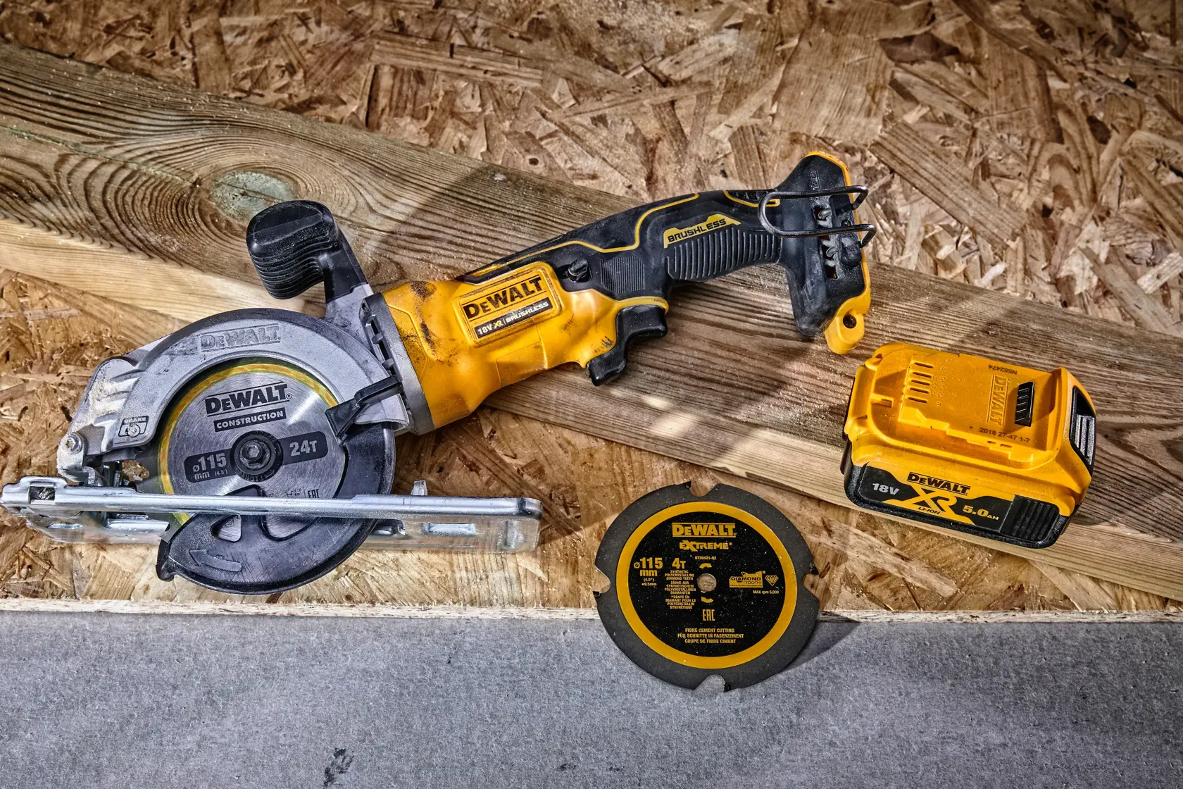 DEWALT® EXTREME 115mm x 9.5mm 4T PCD Multi Material Circular Saw Blade