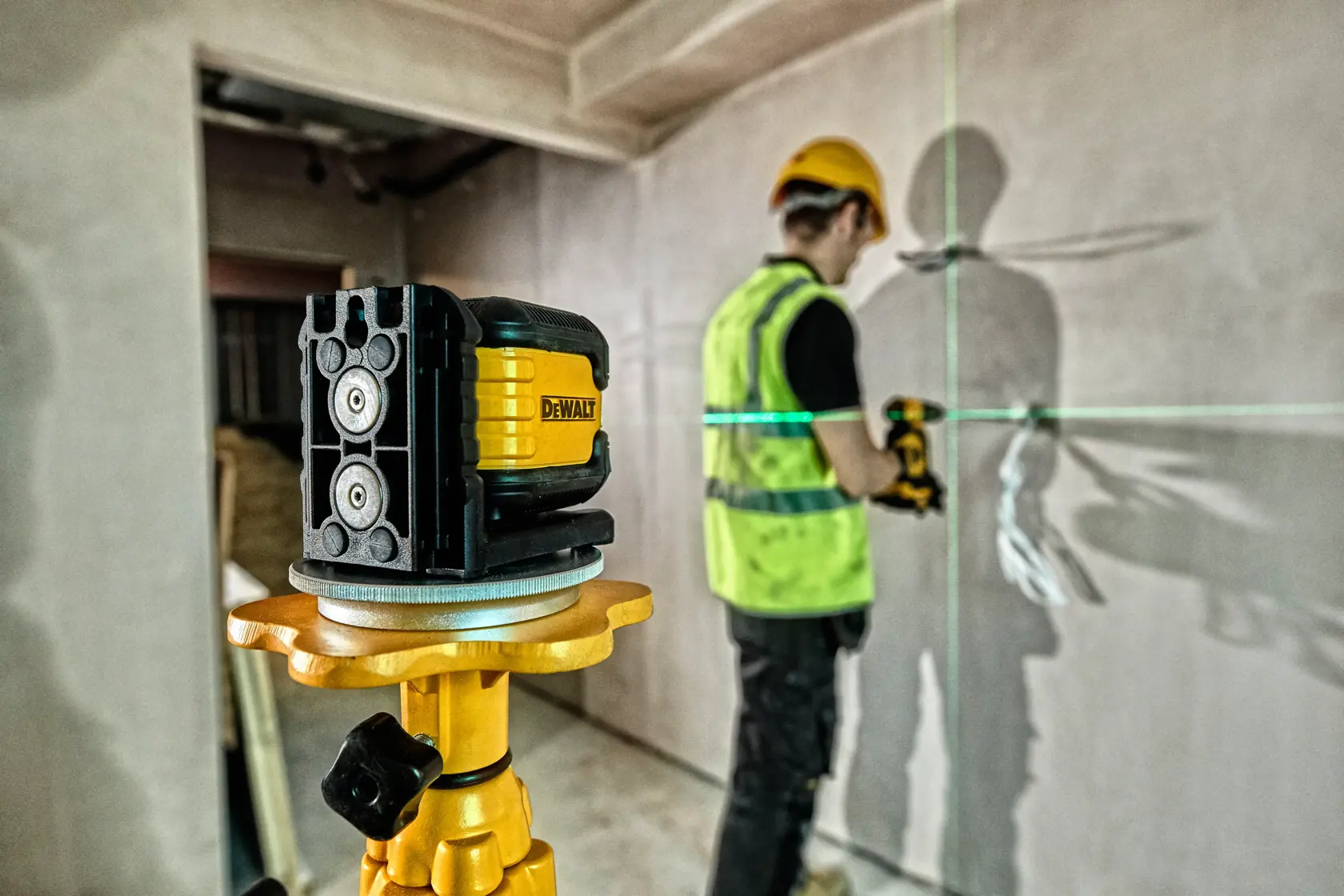 DEWALT® Cross Line Laser Green Beam