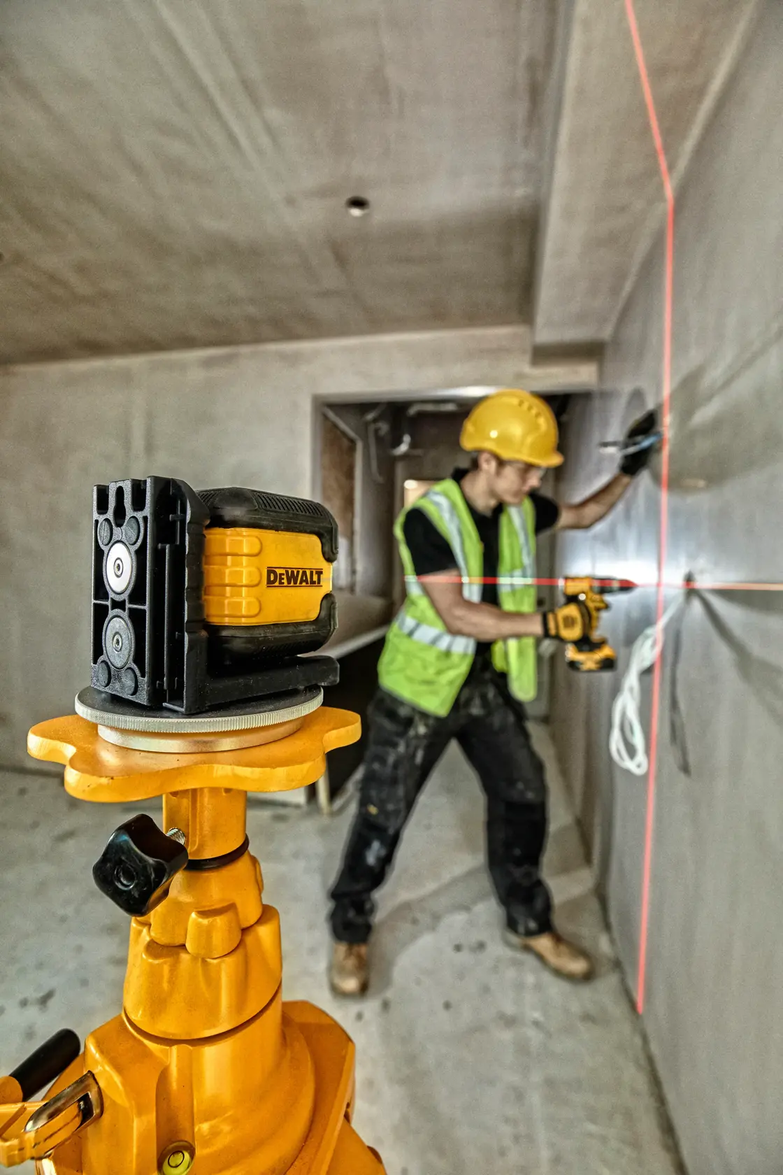 DEWALT® Cross Line Laser Red Beam