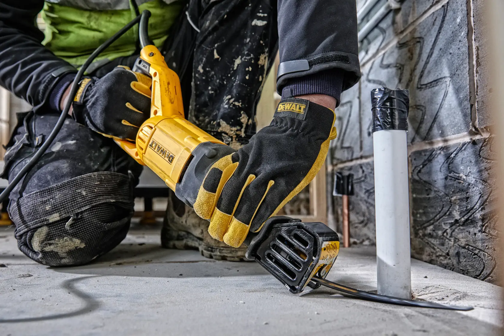 DEWALT® 1100 W Reciprocating Saw