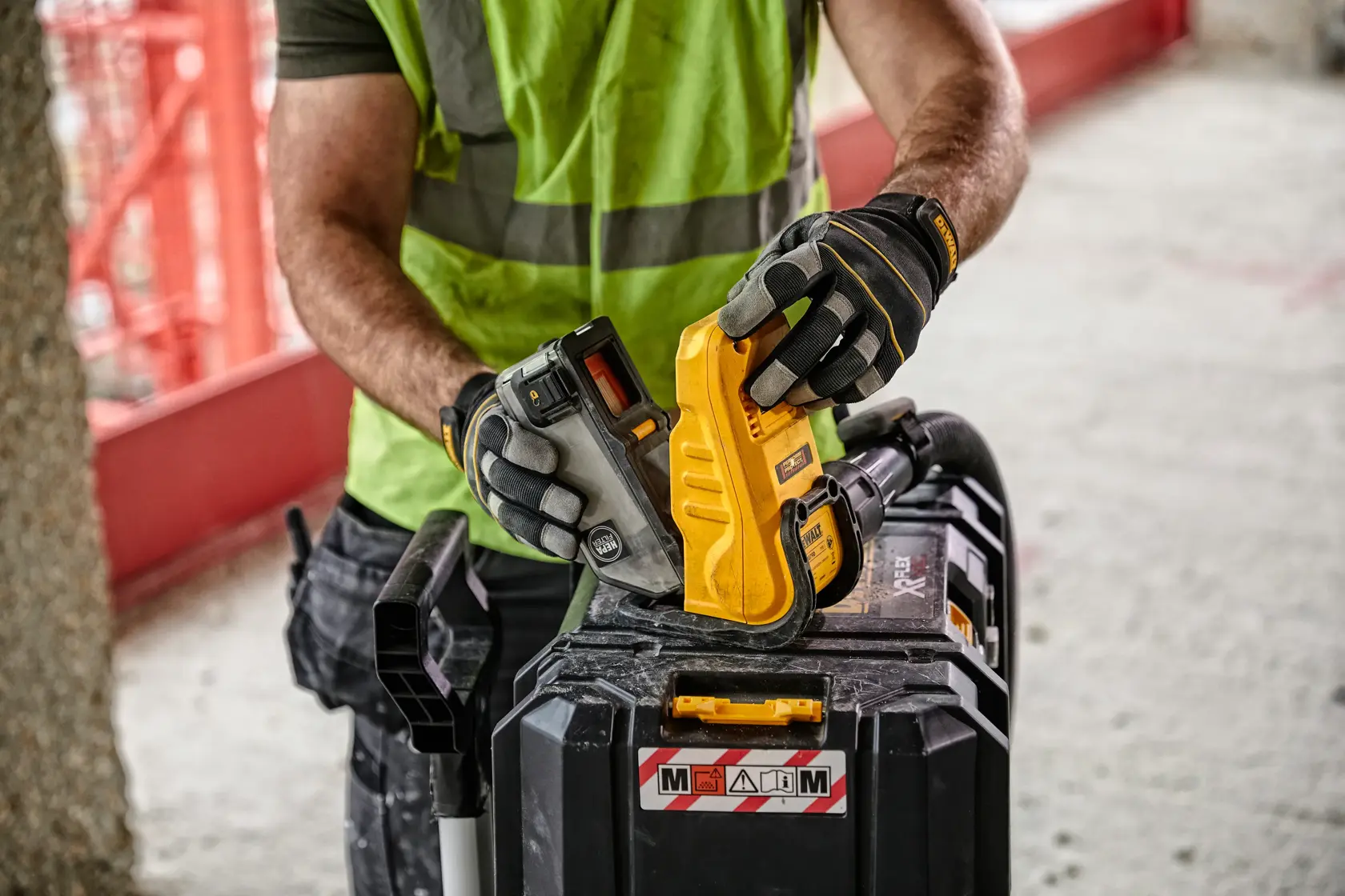 DEWALT® Dust Box Evacuator