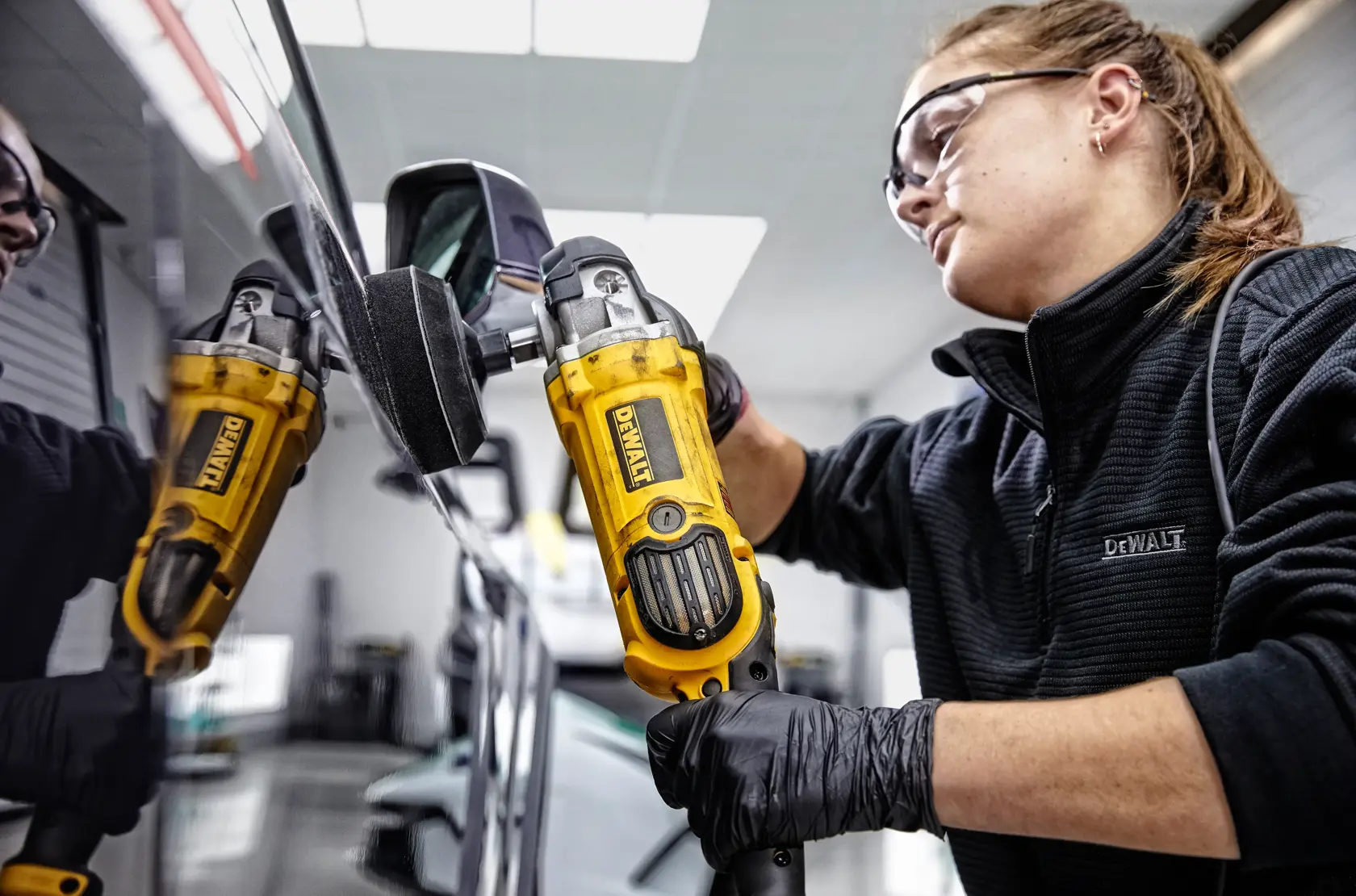 DEWALT® 1250W 180mm Polisher