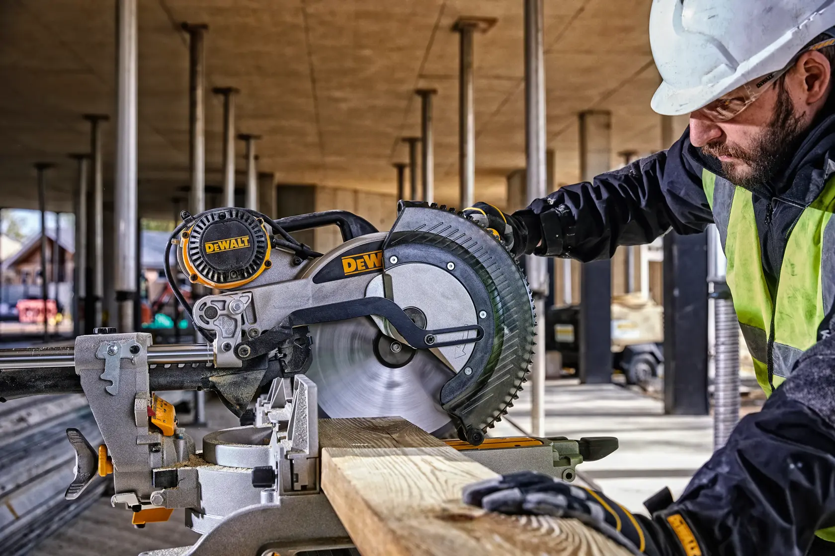 DEWALT® 305mm Compound Slide Mitre Saw with XP™S