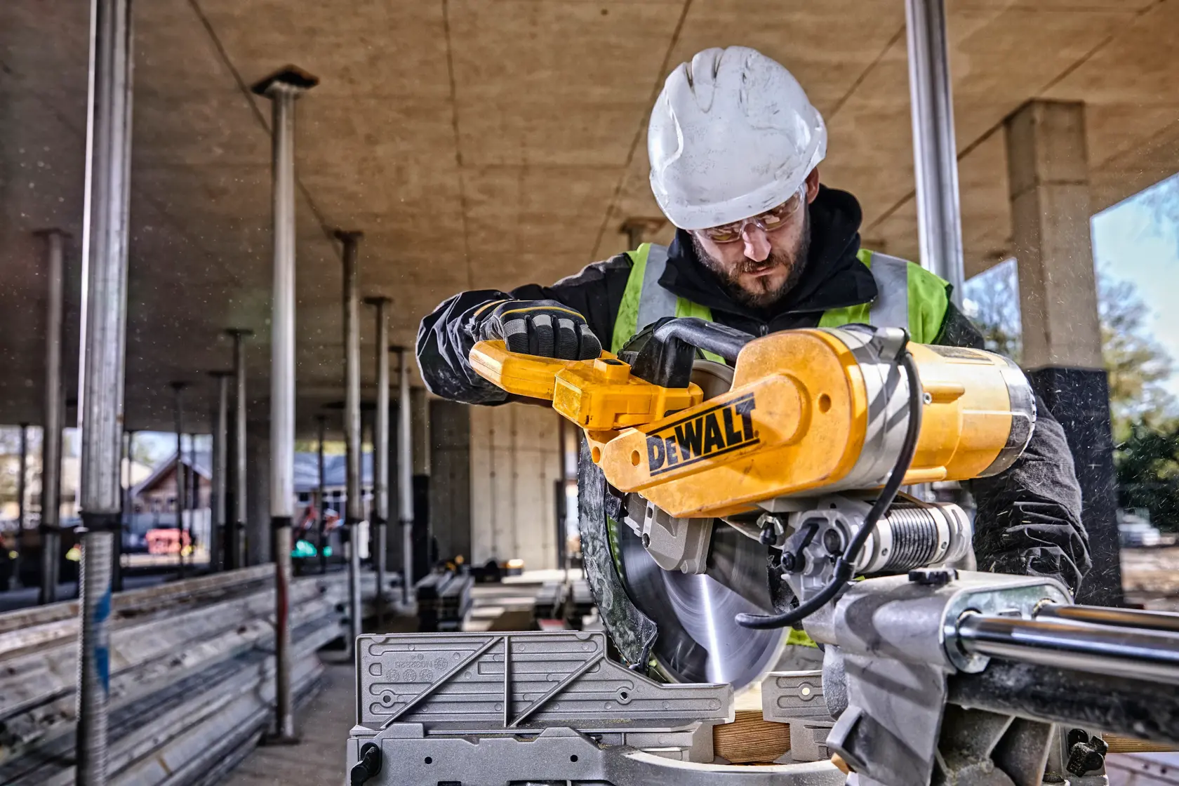 DEWALT® 305mm Compound Slide Mitre Saw with XP™S