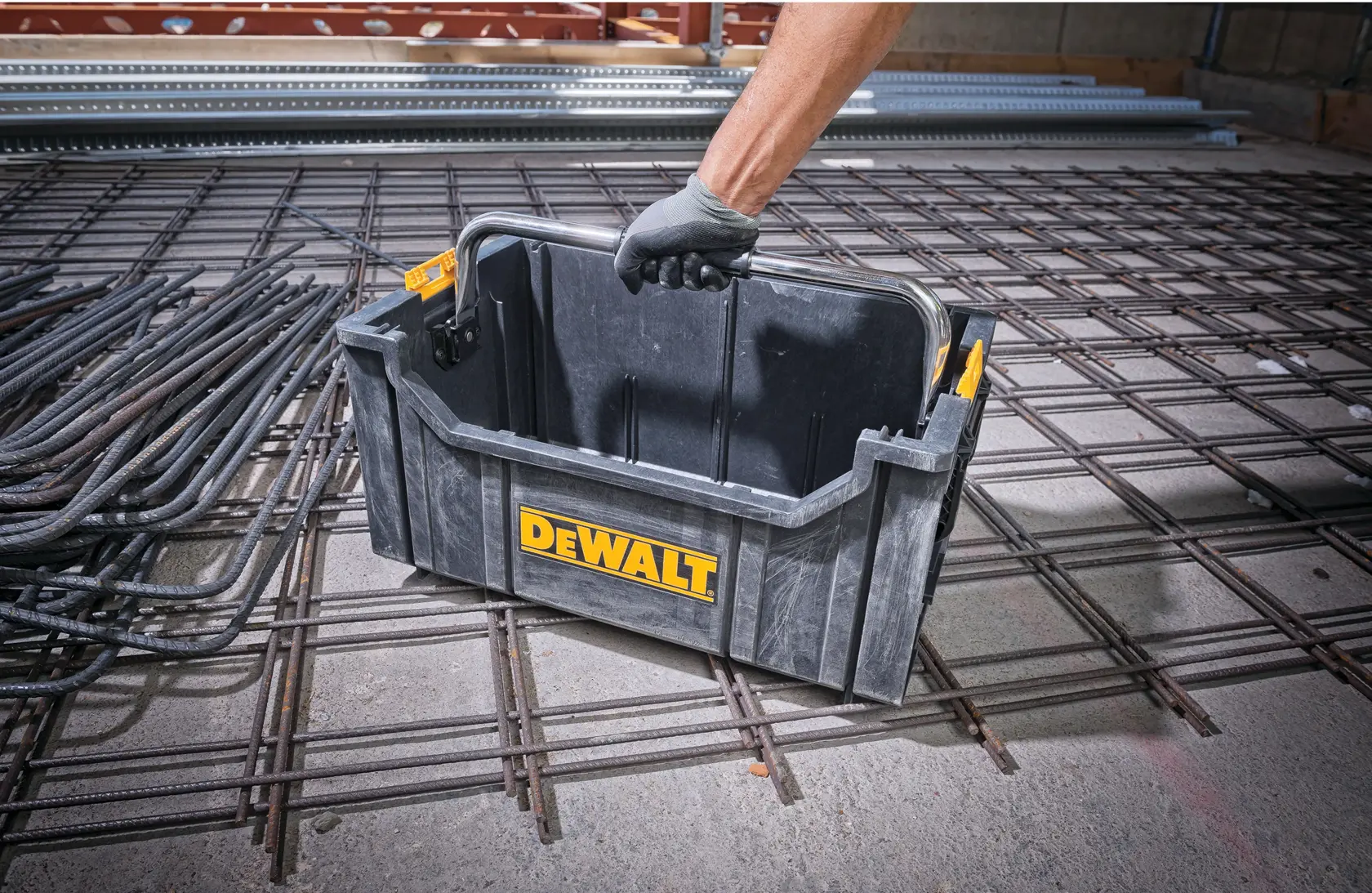 DEWALT® TOUGHSYSTEM® DS280 Tote With Handle