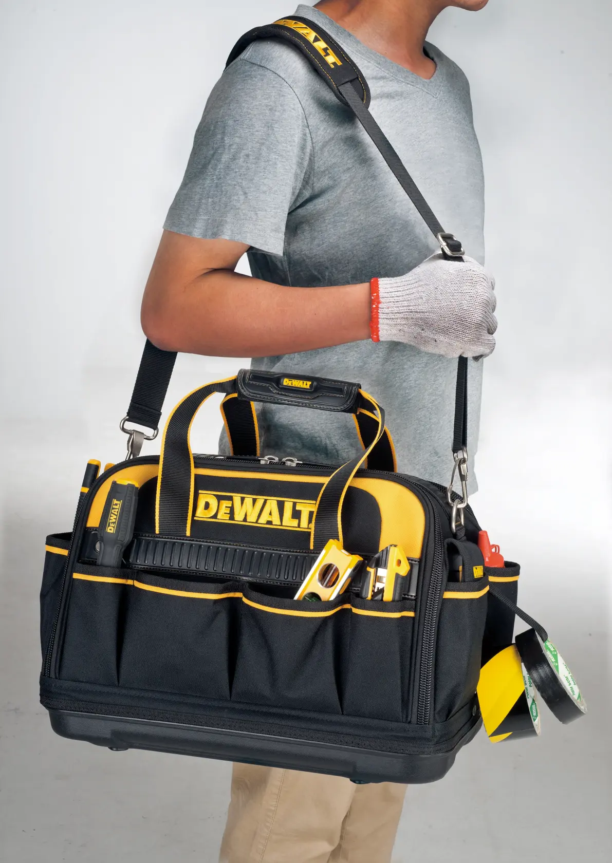DEWALT® Multitak Bag 18 in.