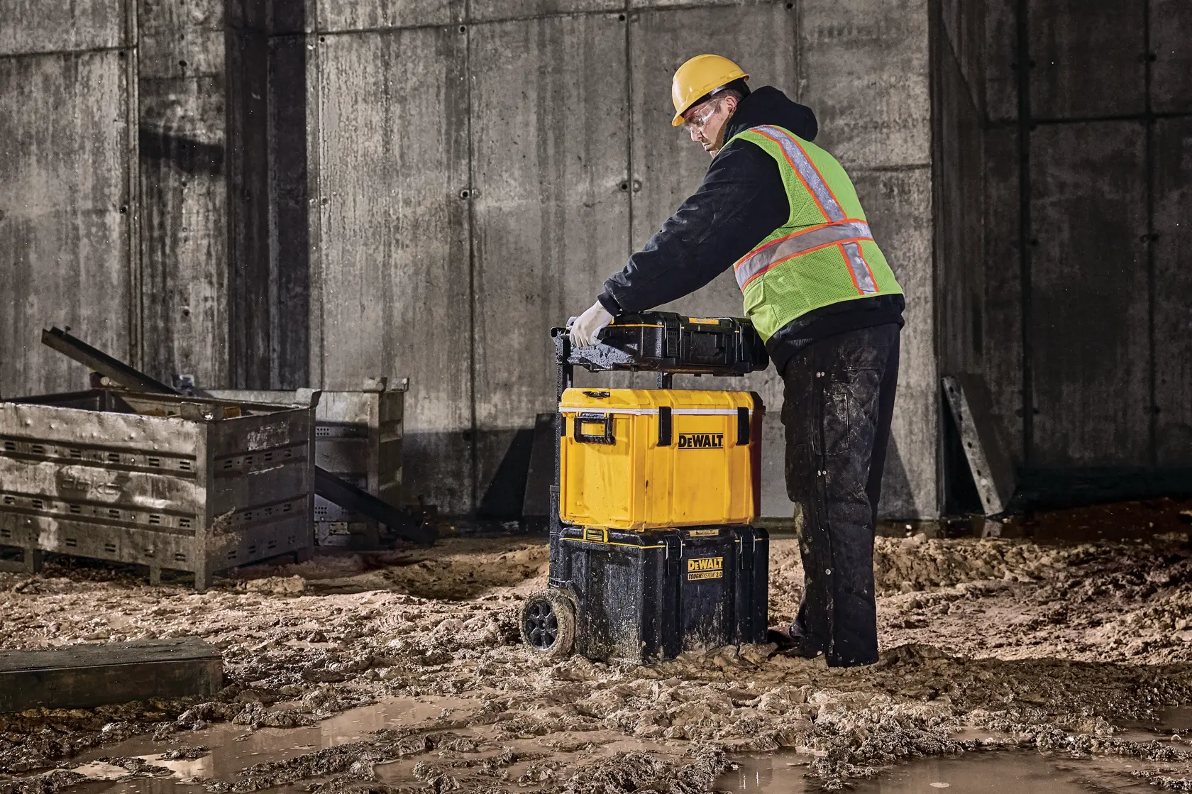 DEWALT® TOUGHSYSTEM® 2.0 - DS450 Mobile Storage Box