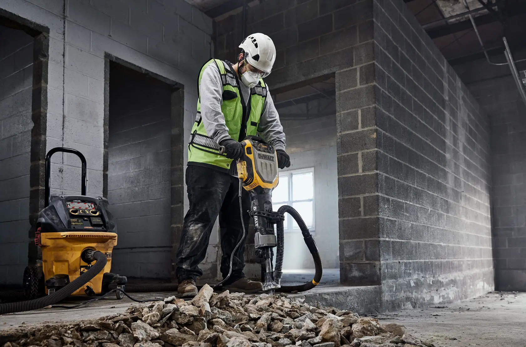 DEWALT® 38 L H-Class Wet/Dry Dust extractor